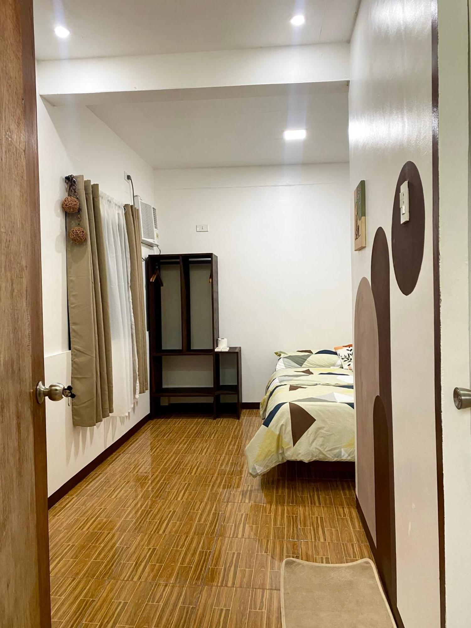 Moalboal Panagsama Beach Topbudz Hostel Dış mekan fotoğraf