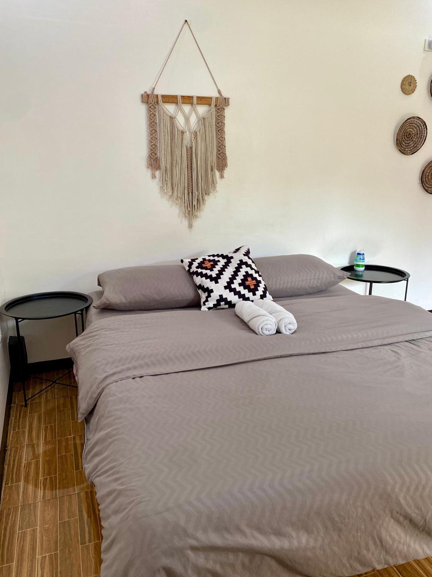 Moalboal Panagsama Beach Topbudz Hostel Dış mekan fotoğraf