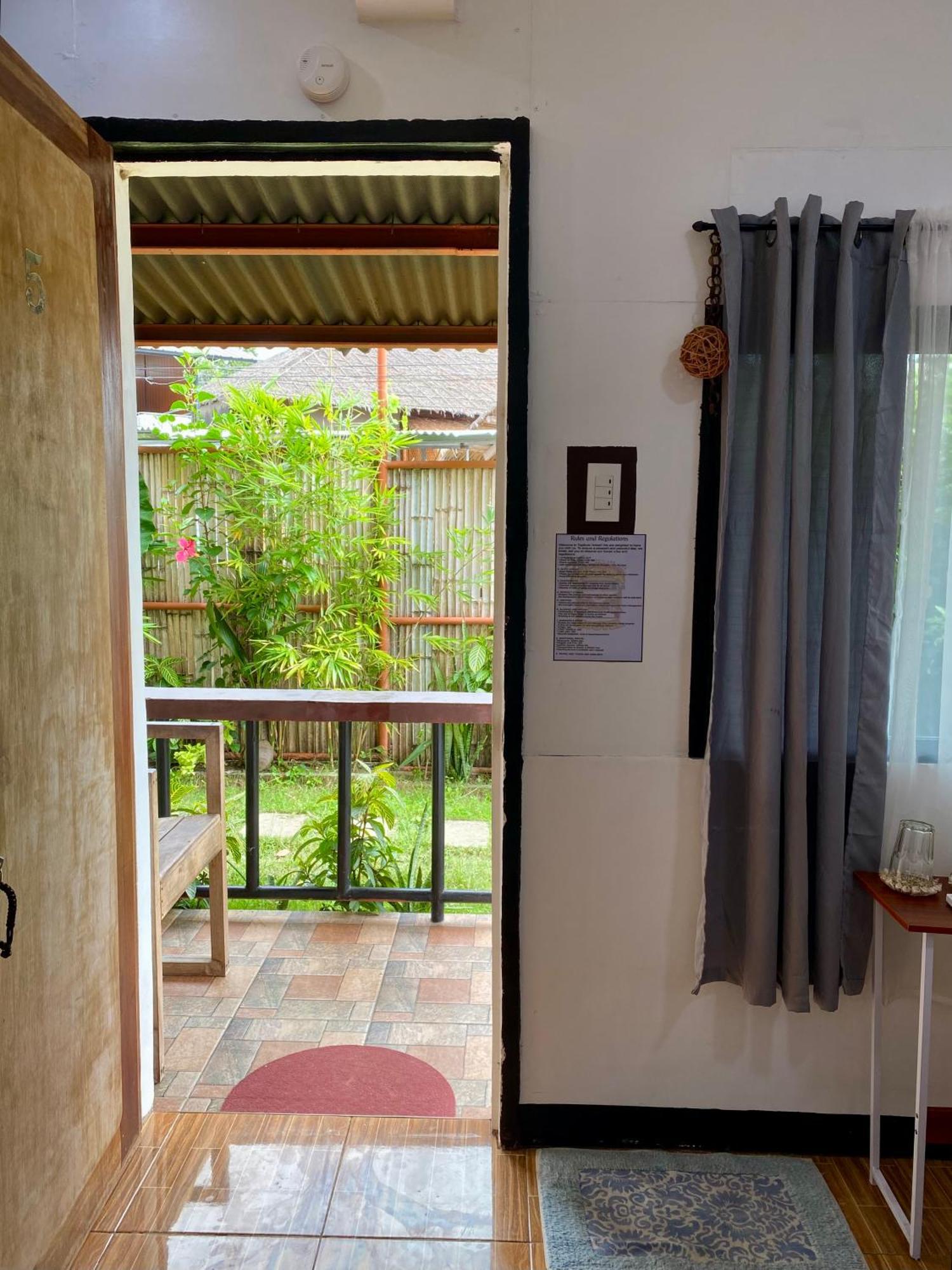 Moalboal Panagsama Beach Topbudz Hostel Dış mekan fotoğraf