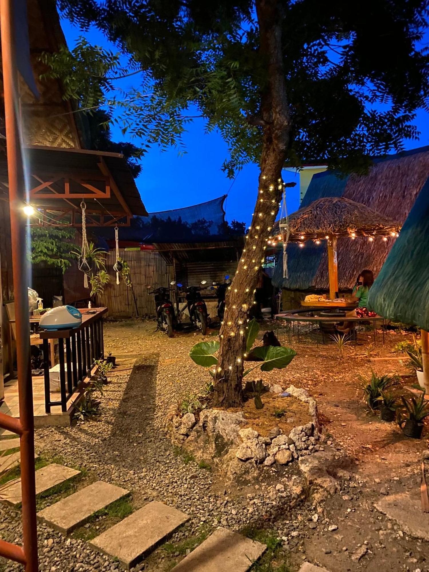 Moalboal Panagsama Beach Topbudz Hostel Dış mekan fotoğraf