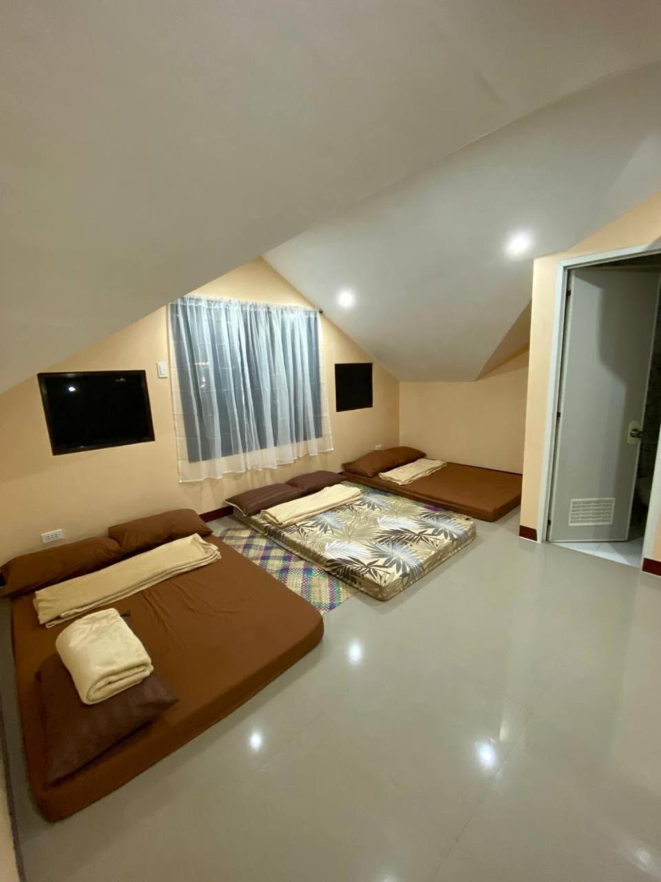 Moalboal Panagsama Beach Topbudz Hostel Dış mekan fotoğraf