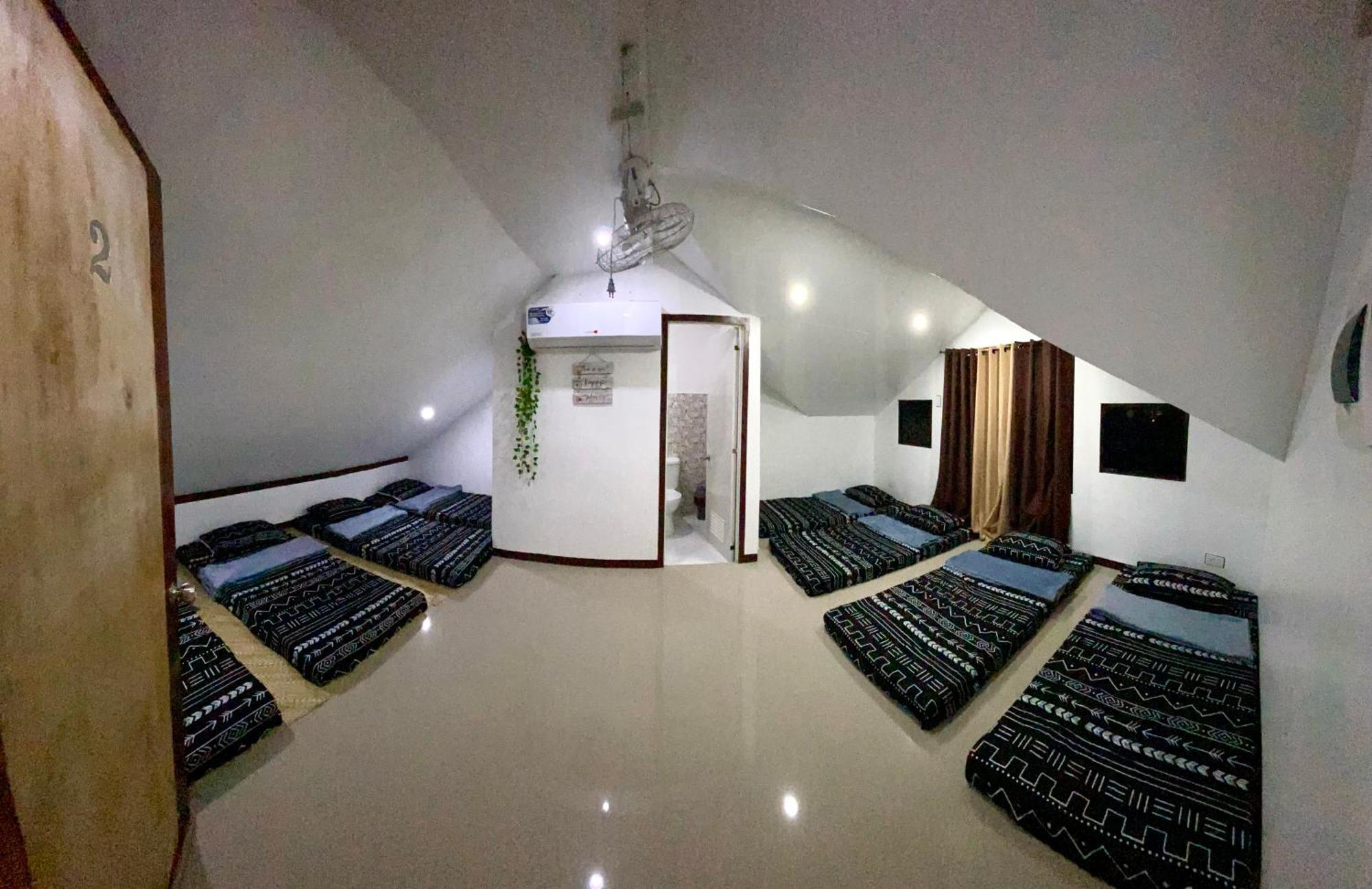 Moalboal Panagsama Beach Topbudz Hostel Dış mekan fotoğraf